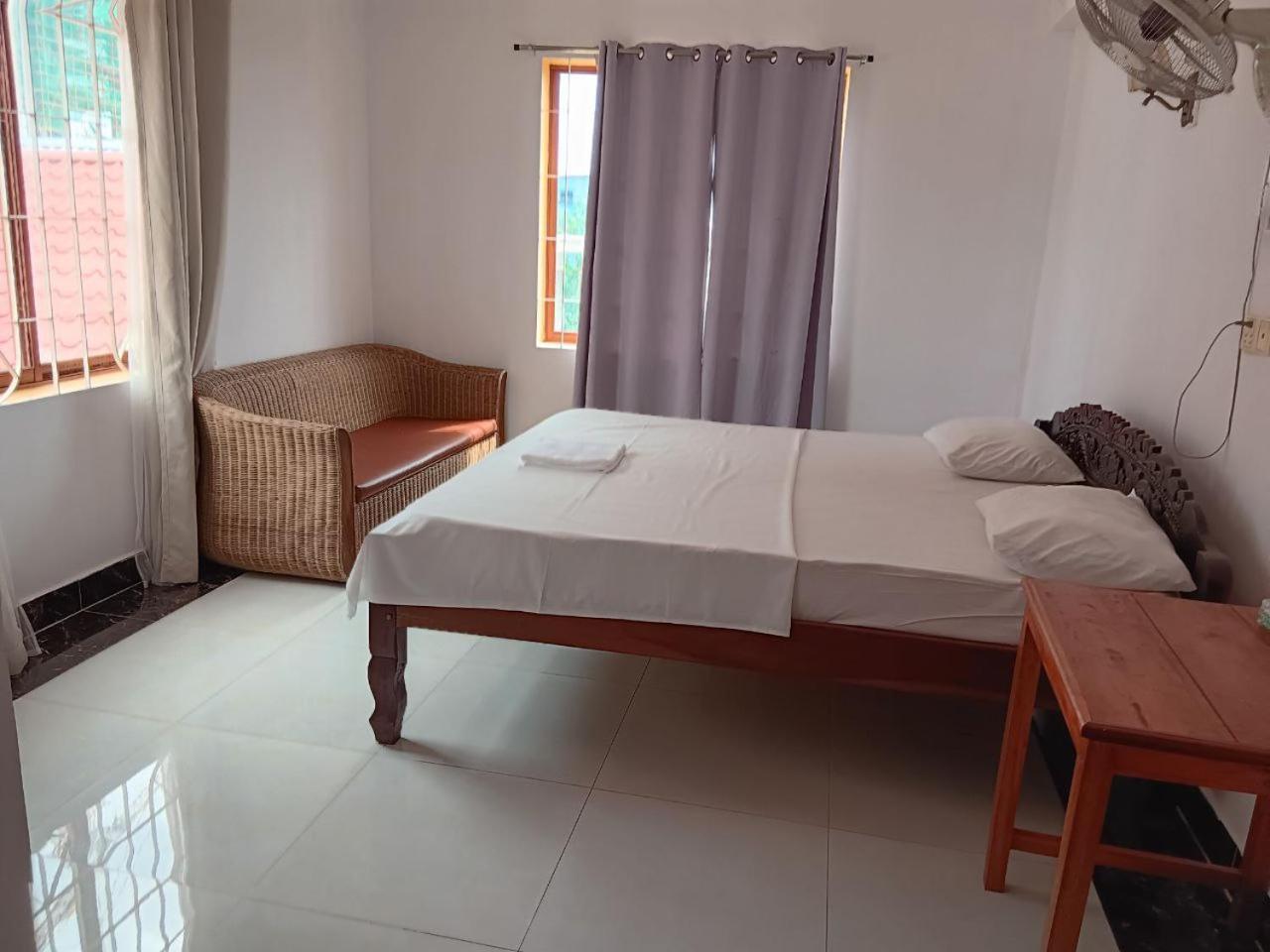 Good Morning Kampot Hotel Exterior photo