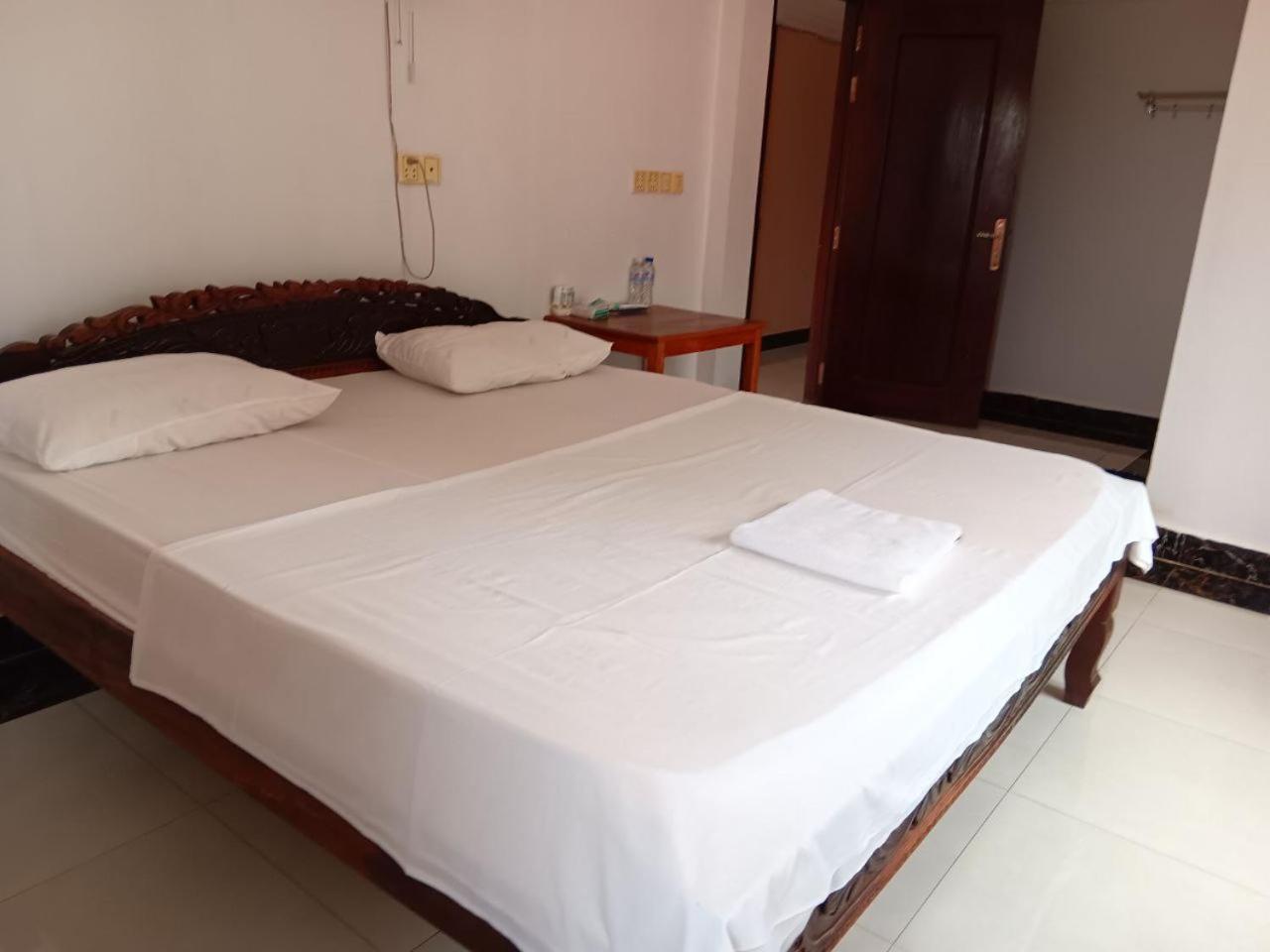 Good Morning Kampot Hotel Exterior photo
