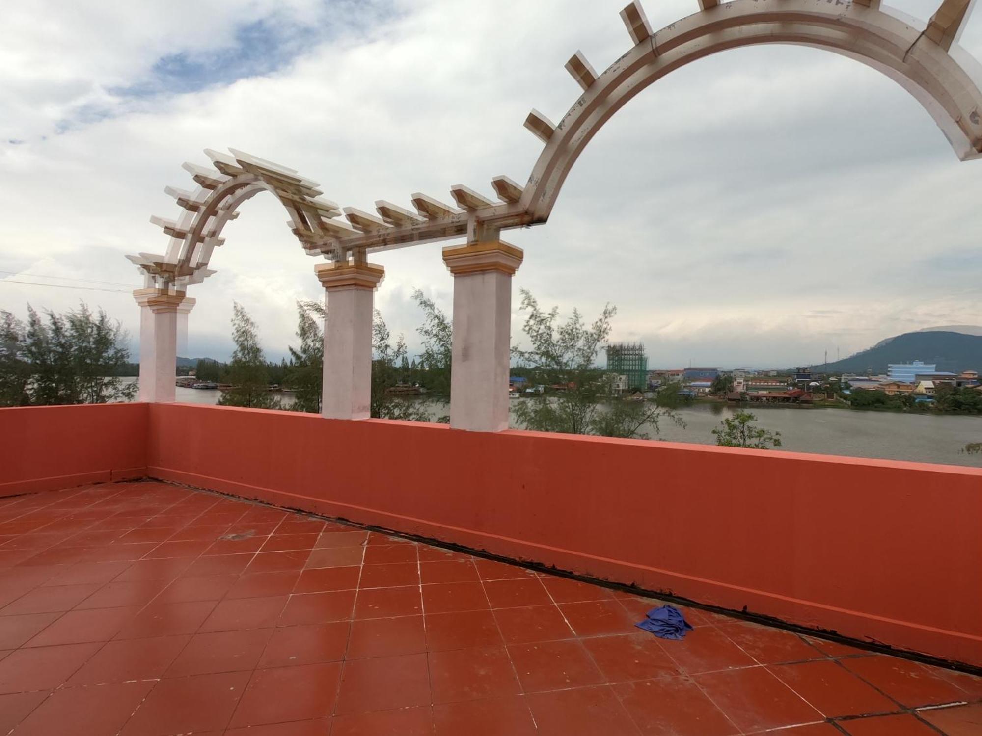 Good Morning Kampot Hotel Exterior photo
