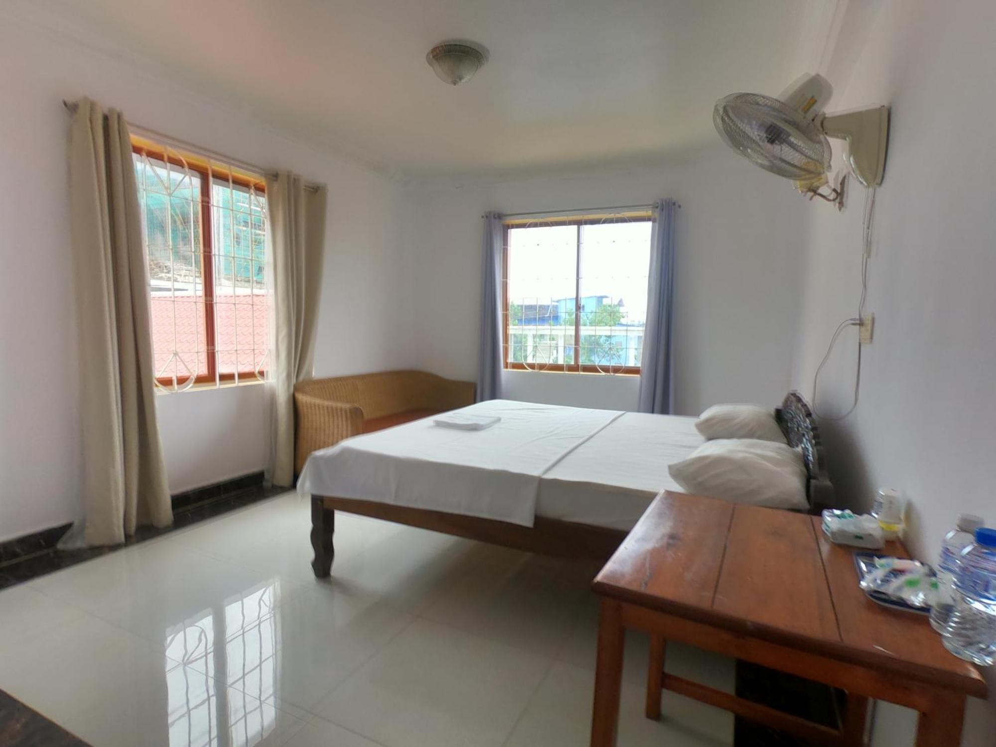 Good Morning Kampot Hotel Exterior photo