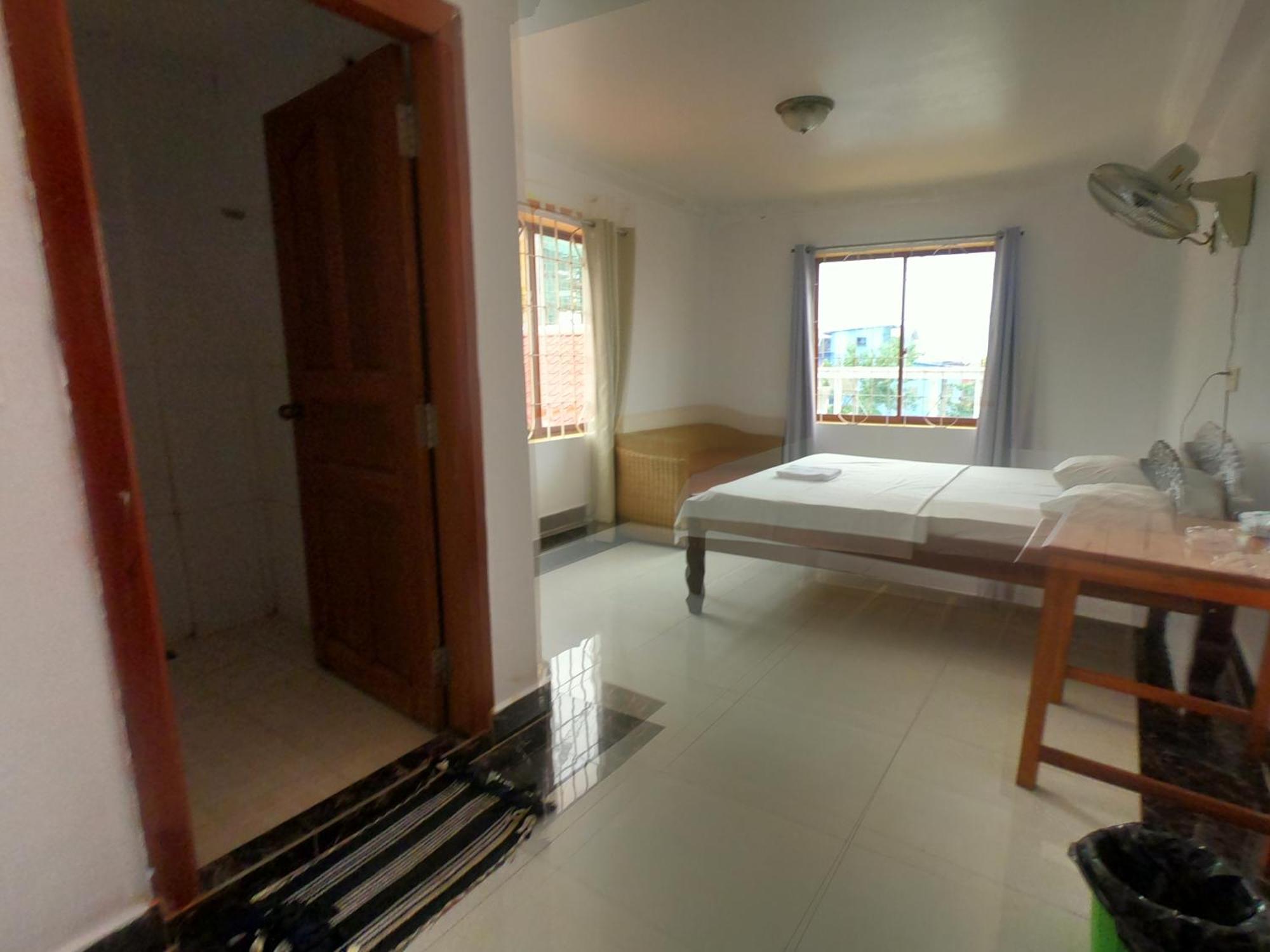 Good Morning Kampot Hotel Exterior photo