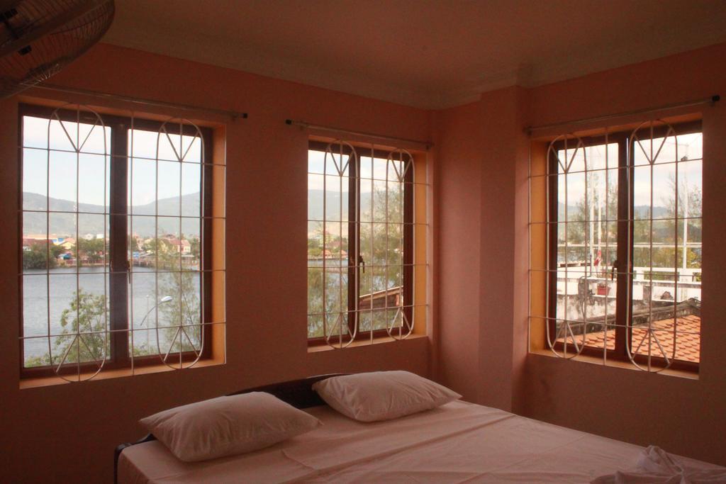 Good Morning Kampot Hotel Exterior photo