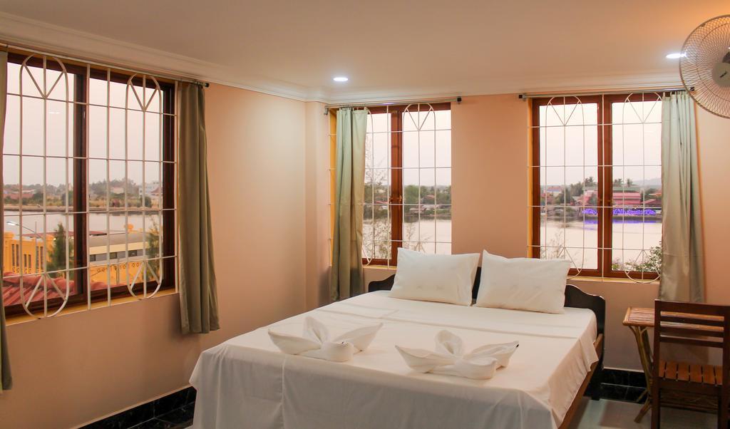 Good Morning Kampot Hotel Exterior photo