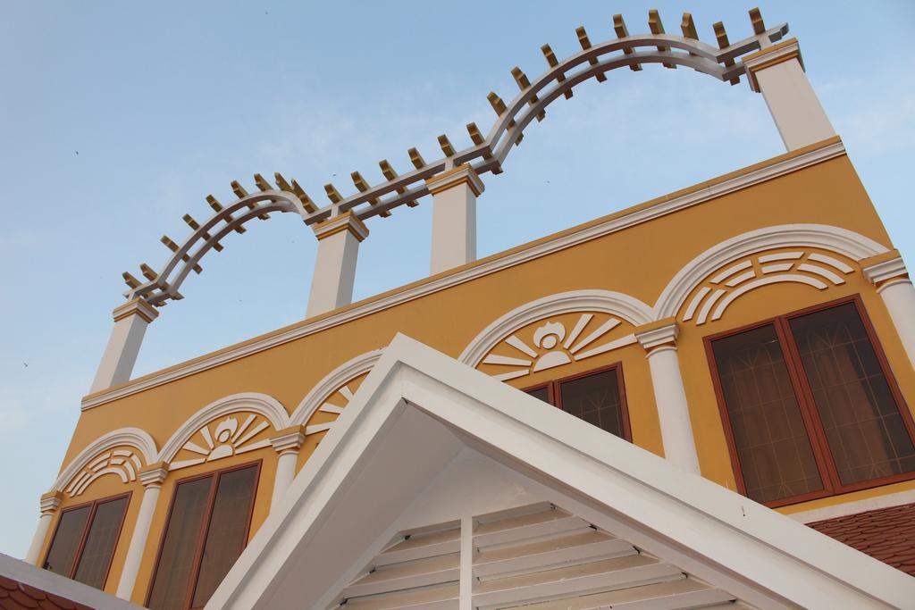 Good Morning Kampot Hotel Exterior photo
