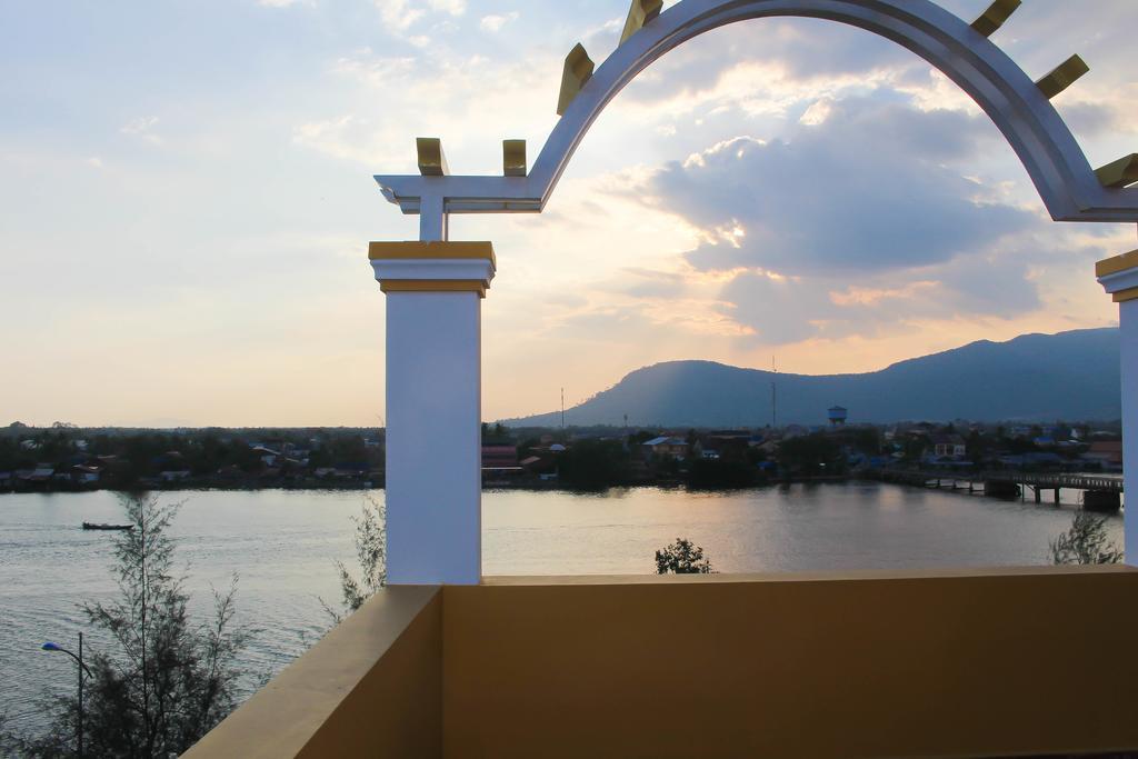 Good Morning Kampot Hotel Exterior photo