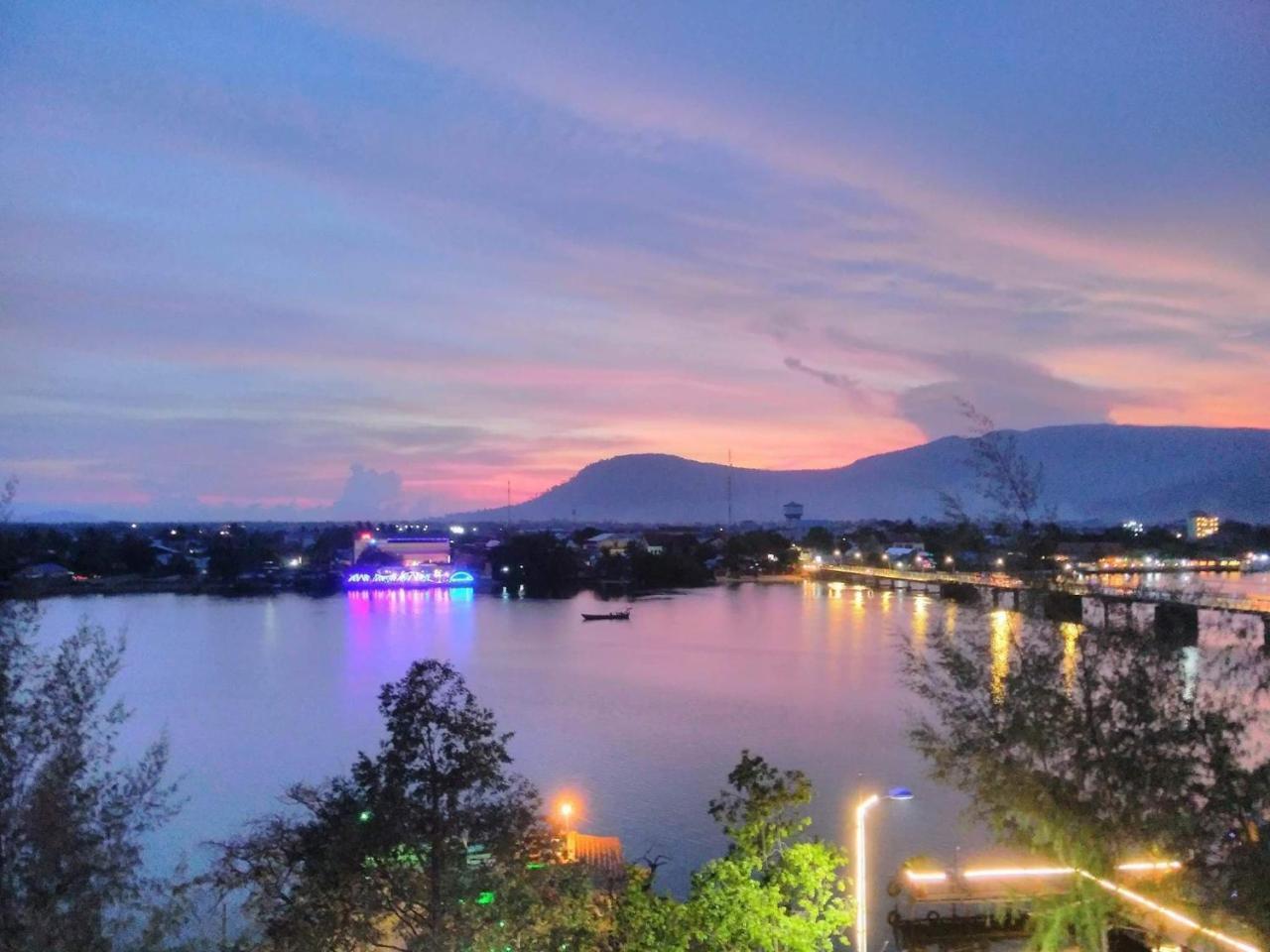 Good Morning Kampot Hotel Exterior photo